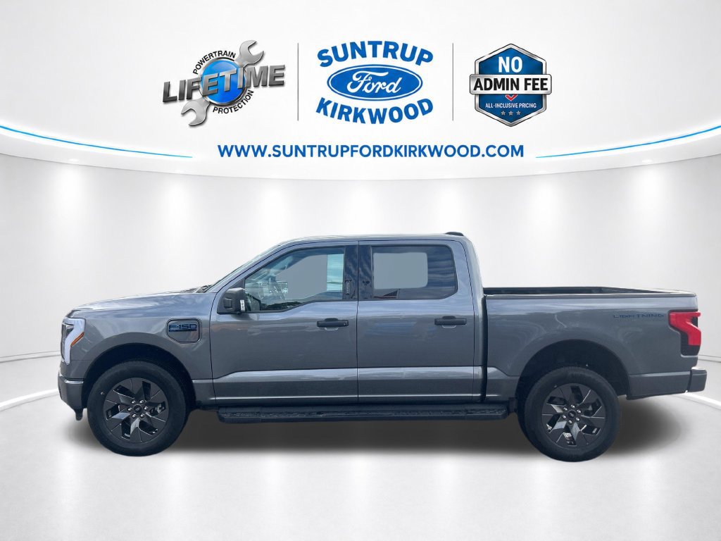 Used 2024 Ford F150 Lightning XLT AWD/4WD image 2