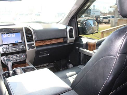 Used 2019 Ford F150 Lariat image 25
