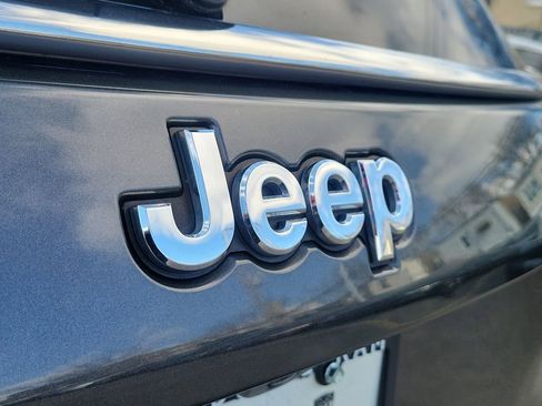 Used 2018 Jeep Compass Latitude w/ Popular Equipment Group image 6