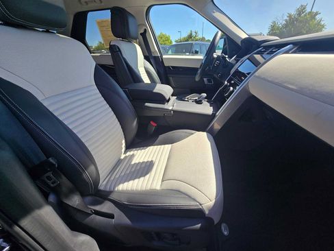 Used 2025 Land Rover Discovery S AWD/4WD image 10