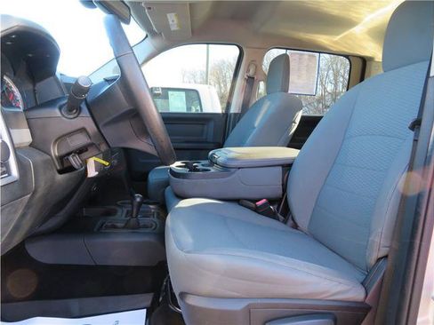 Used 2017 RAM 2500 Tradesman w/ Chrome Appearance Group image 4