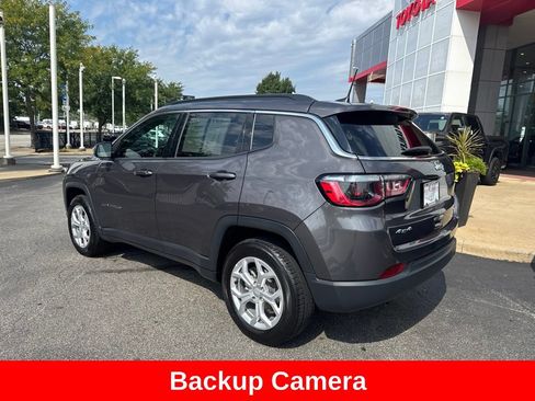 Used 2024 Jeep Compass Latitude AWD/4WD image 5