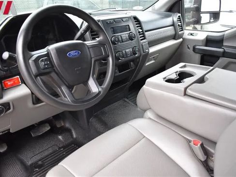 Used 2017 Ford F350 XL w/ Power Equipment Group RWD image 4