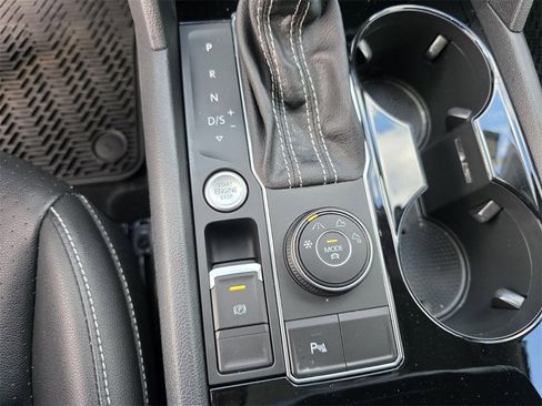 Used 2022 Volkswagen Atlas SEL image 28