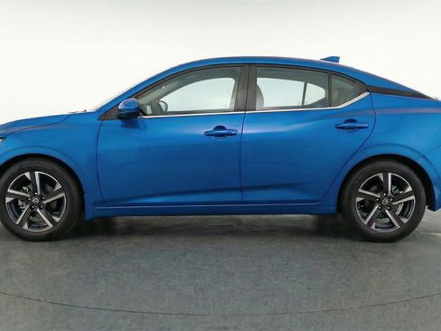 Used 2025 Nissan Sentra SV image 5