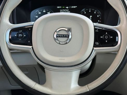 Used 2016 Volvo XC90 T6 Momentum w/ Momentum Plus Package AWD/4WD image 53