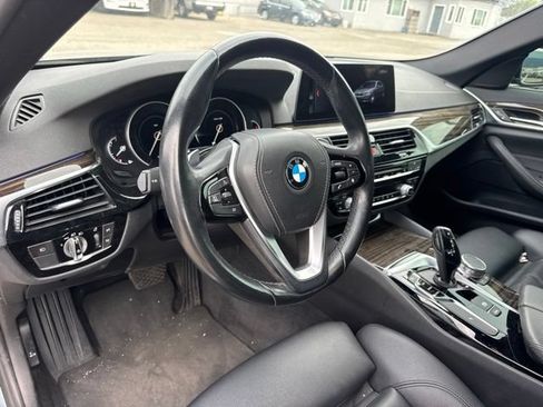 Used 2018 BMW 530i RWD image 10