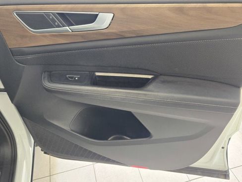 Used 2024 Volkswagen Atlas SE image 3