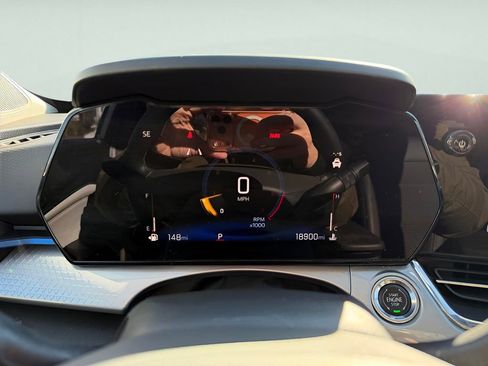 Used 2025 Chevrolet Trax LT w/ LT Convenience Package image 19