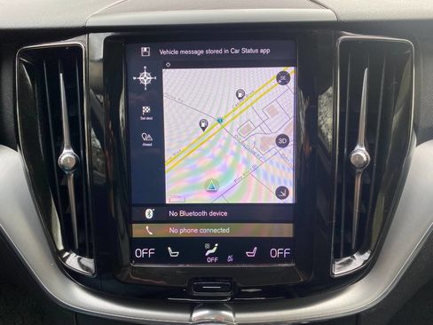Used 2018 Volvo XC60 T5 Momentum w/ Vision Package image 27