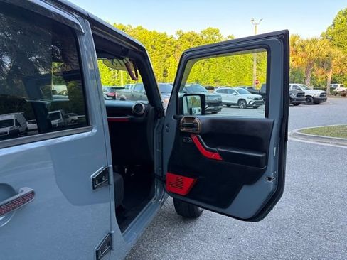 Used 2015 Jeep Wrangler Unlimited Sport w/ Quick Order Package 24S AWD/4WD image 33