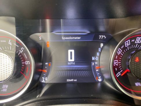 Used 2021 Dodge Challenger SXT image 17