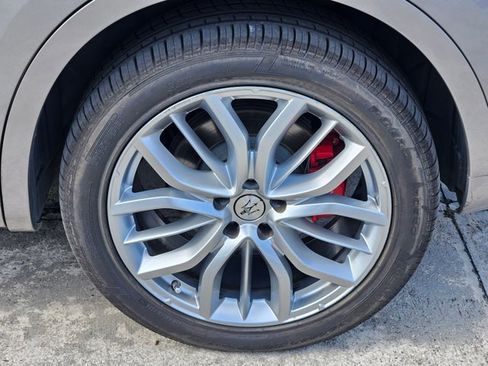 Used 2019 Maserati Levante GranLusso image 23