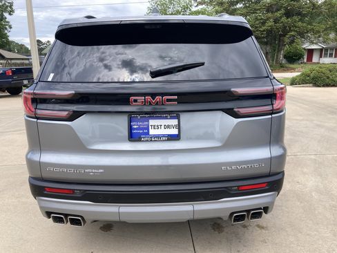 Certified 2026 GMC Acadia Elevation w/ Elevation Premium Package FWD image 18