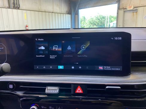 Used 2025 Kia K5 EX FWD image 40