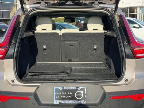 Certified 2023 Volvo XC40 B5 Plus w/ Protection Package Premier image 18