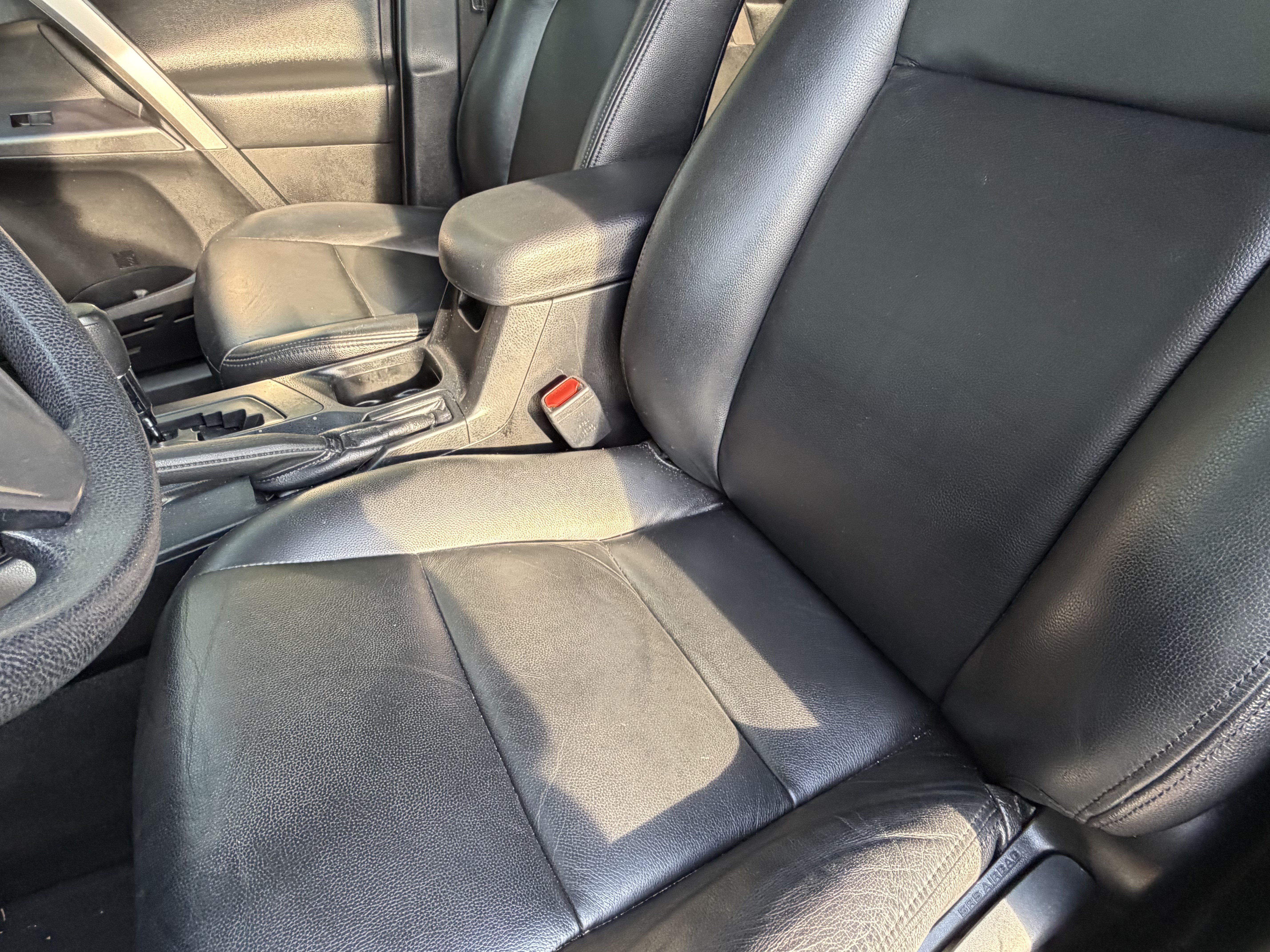 Used 2017 Toyota RAV4 LE FWD image 17