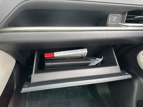 Used 2025 Toyota Grand Highlander AWD image 37