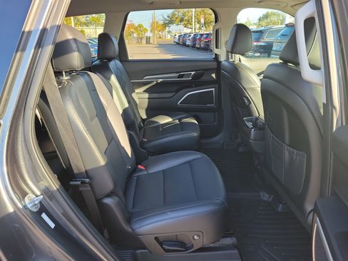 Used 2021 Kia Telluride S image 11