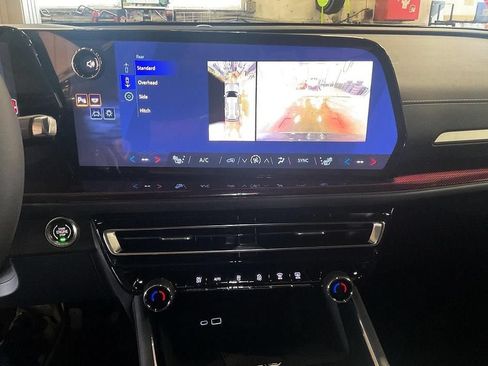 New 2026 Chevrolet Traverse Z71 w/ Enhanced Driving Package AWD/4WD image 20