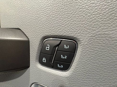 Used 2022 Ford F350 Limited w/ Snow Plow Prep Package image 34