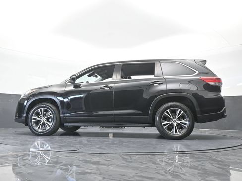 Used 2019 Toyota Highlander Plus FWD image 61