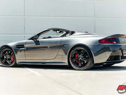 Used 2009 Aston Martin V8 Vantage Roadster RWD image 3