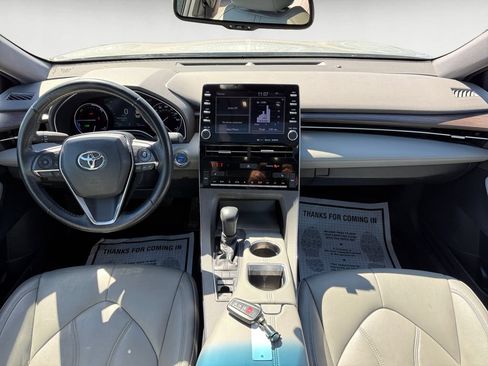 Used 2020 Toyota Avalon XLE w/ Moonroof Package FWD image 11