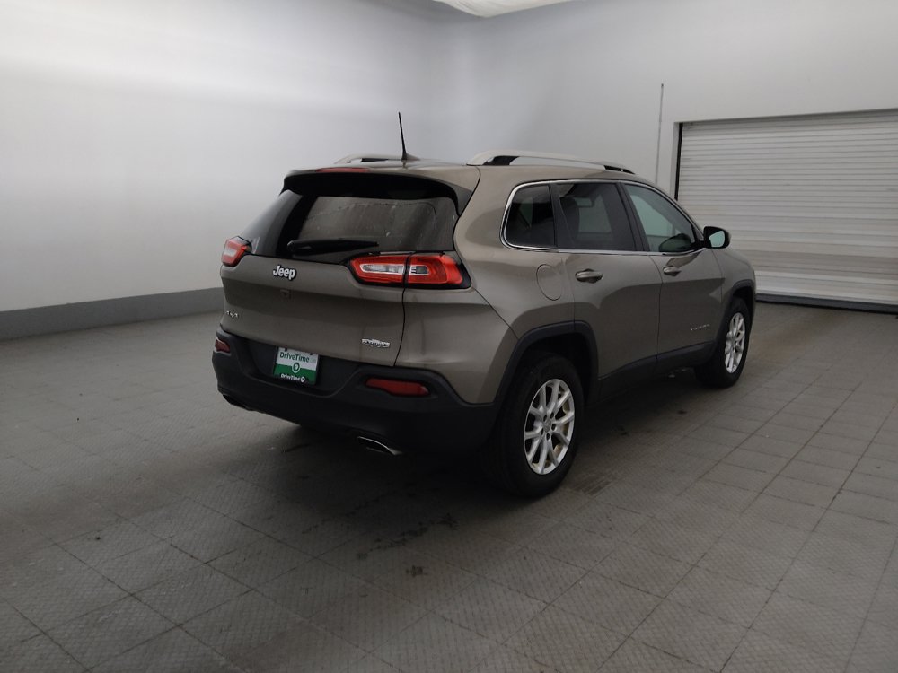 Used 2017 Jeep Cherokee Latitude w/ Cold Weather Group AWD/4WD image 9