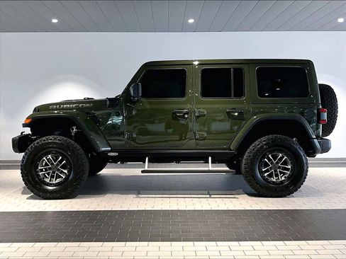 Used 2024 Jeep Wrangler Unlimited Rubicon 4xe image 2