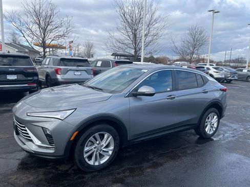 Used 2024 Buick Envista Preferred w/ Convenience I Package image 5