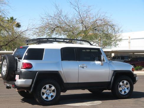 Used 2007 Toyota FJ Cruiser 4WD image 6