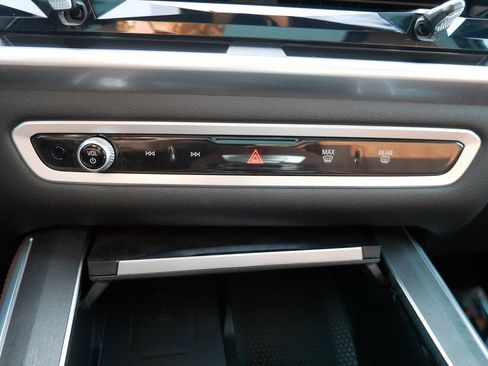 Used 2024 BMW X5 M60i AWD/4WD image 24