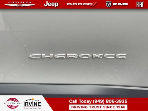 Used 2021 Jeep Cherokee Latitude Lux w/ Sun & Sound Group image 8