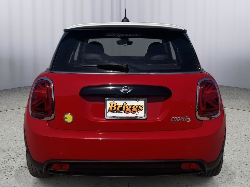 Used 2022 MINI Cooper SE w/ Driver Assistance Package FWD image 4