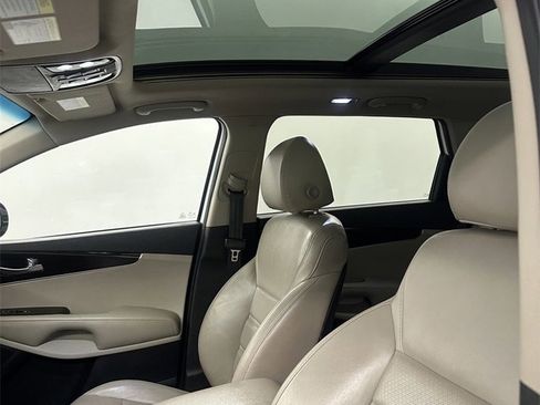 Used 2020 Kia Sorento EX image 12