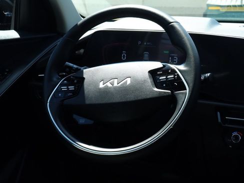 Used 2025 Kia Niro EX Touring FWD image 27