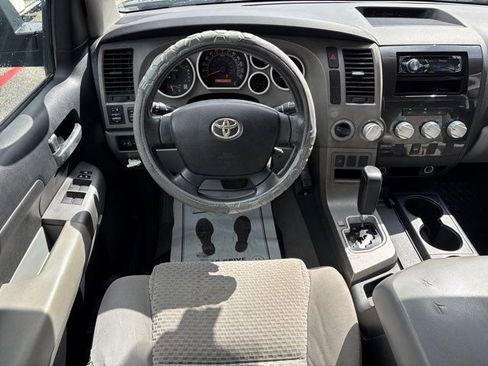 Used 2010 Toyota Tundra 4x4 CrewMax image 18