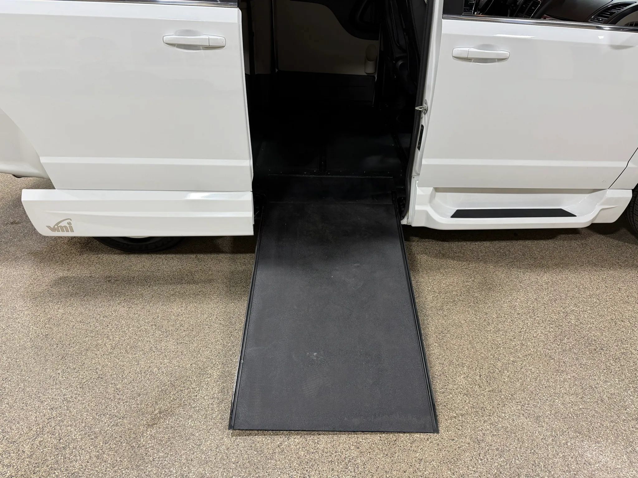 Used 2019 Dodge Grand Caravan SXT FWD image 57