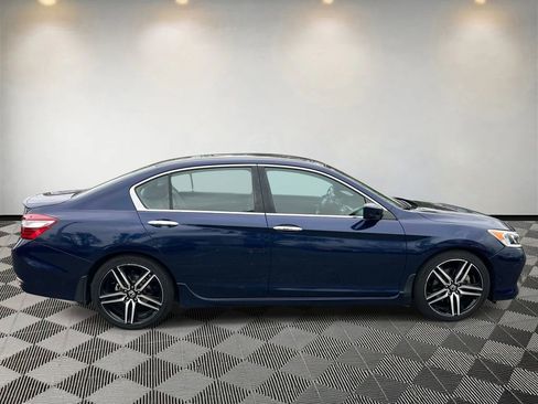 Used 2017 Honda Accord Sport Special Edition image 2