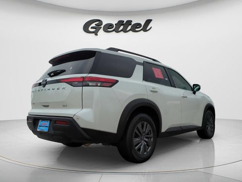 Certified 2024 Nissan Pathfinder SV FWD image 5