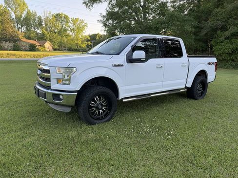 Used 2015 Ford F150 Lariat w/ Equipment Group 501A Mid image 12