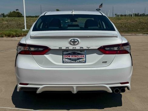 Used 2024 Toyota Camry SE image 4