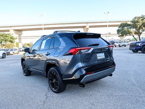 Used 2025 Toyota RAV4 XSE AWD/4WD image 9