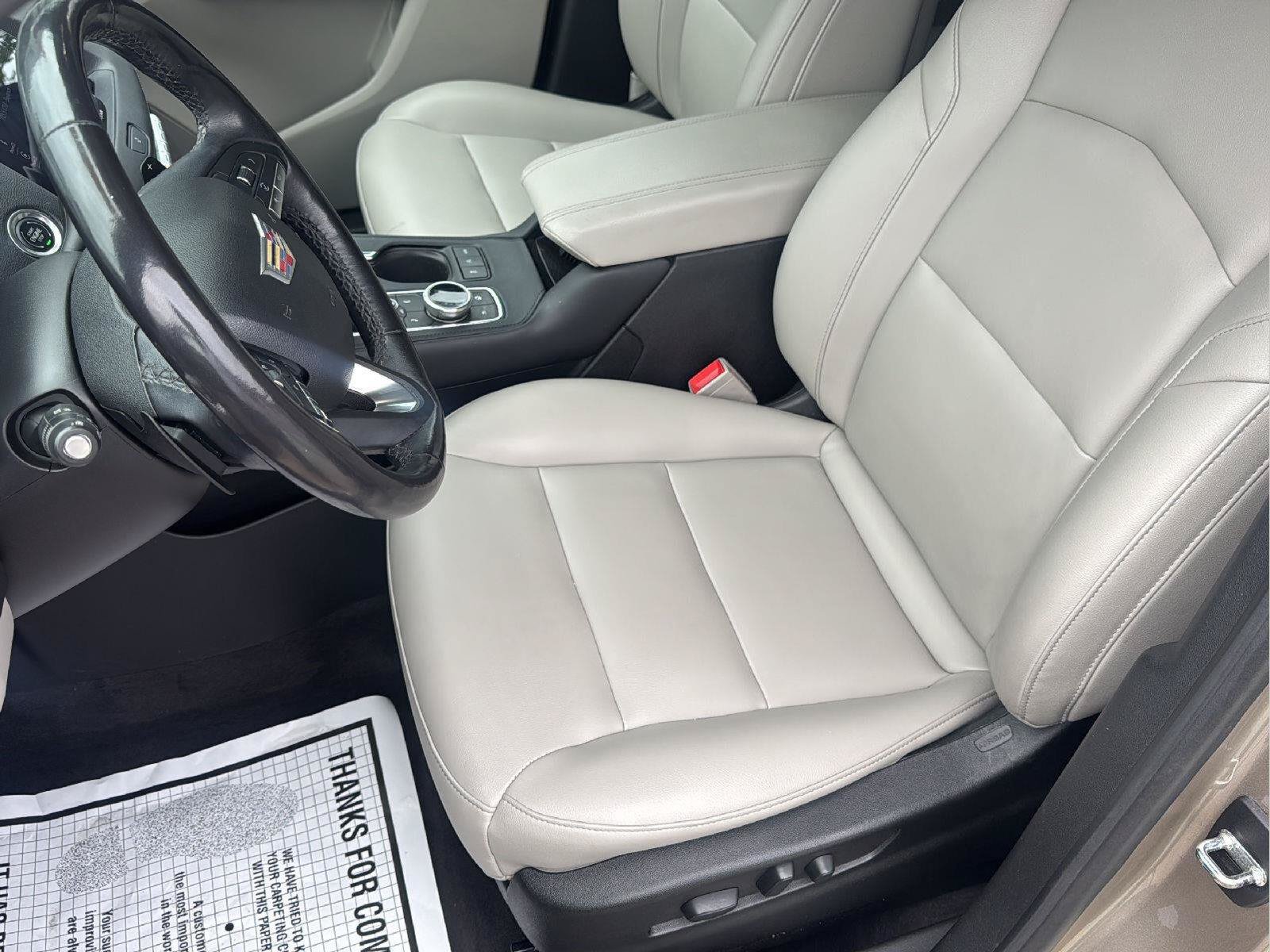 Used 2022 Cadillac XT4 Luxury w/ Cold Weather Package AWD/4WD image 20