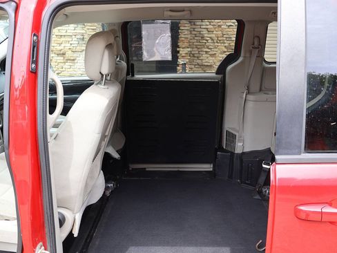 Used 2013 Dodge Grand Caravan SE FWD image 20