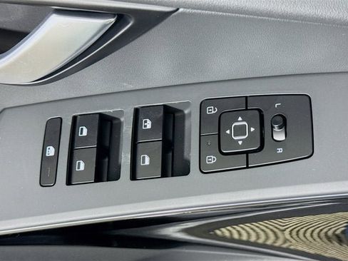 New 2026 Kia Niro Wind image 22