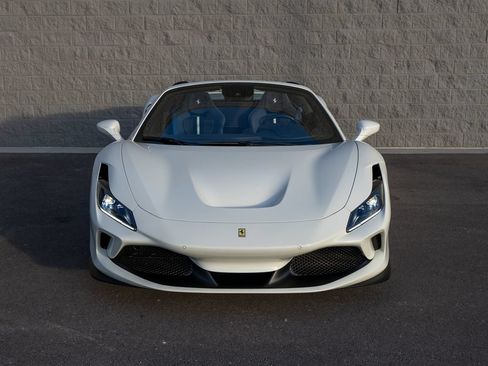 Certified 2023 Ferrari F8 Tributo RWD image 3