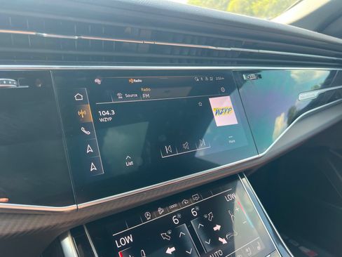 Used 2024 Audi SQ8 Premium Plus w/ S Sport Package AWD/4WD image 6