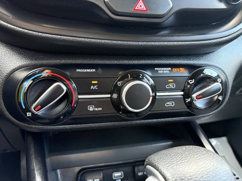 Used 2021 Kia Soul LX FWD image 40